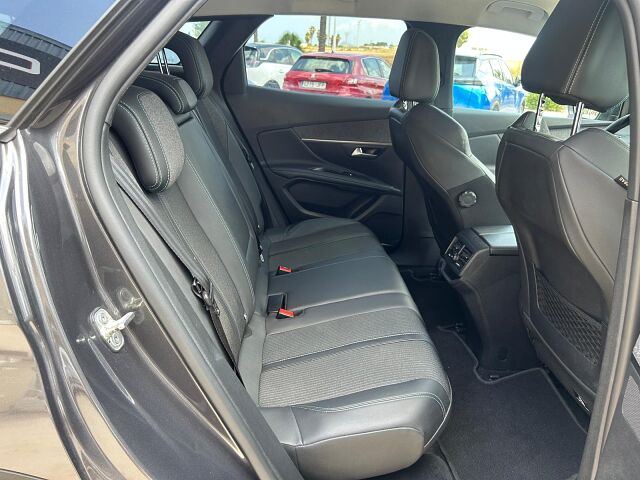 PEUGEOT 3008 ALLURE 1.5 HDI AUTO SPANISH LHD IN SPAIN 84000 MILES STUNNING 2022